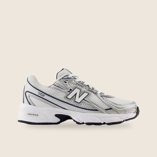 New Balance 740 — Blanc et argent